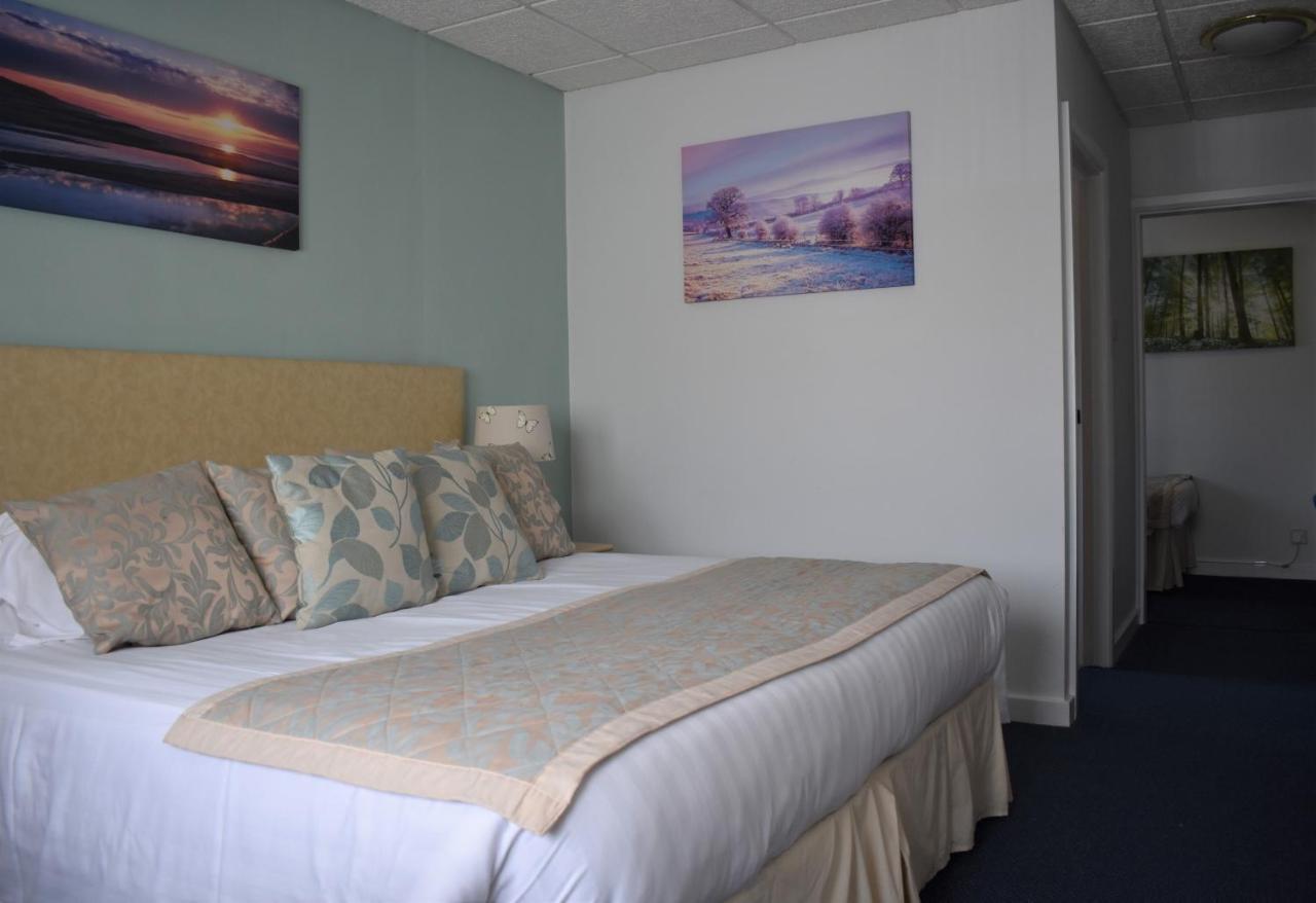 Sandown Park Lodge Esher Dış mekan fotoğraf